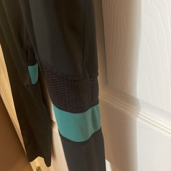 BCBGeneration Leggings EUC Medium - Picture 4 of 10